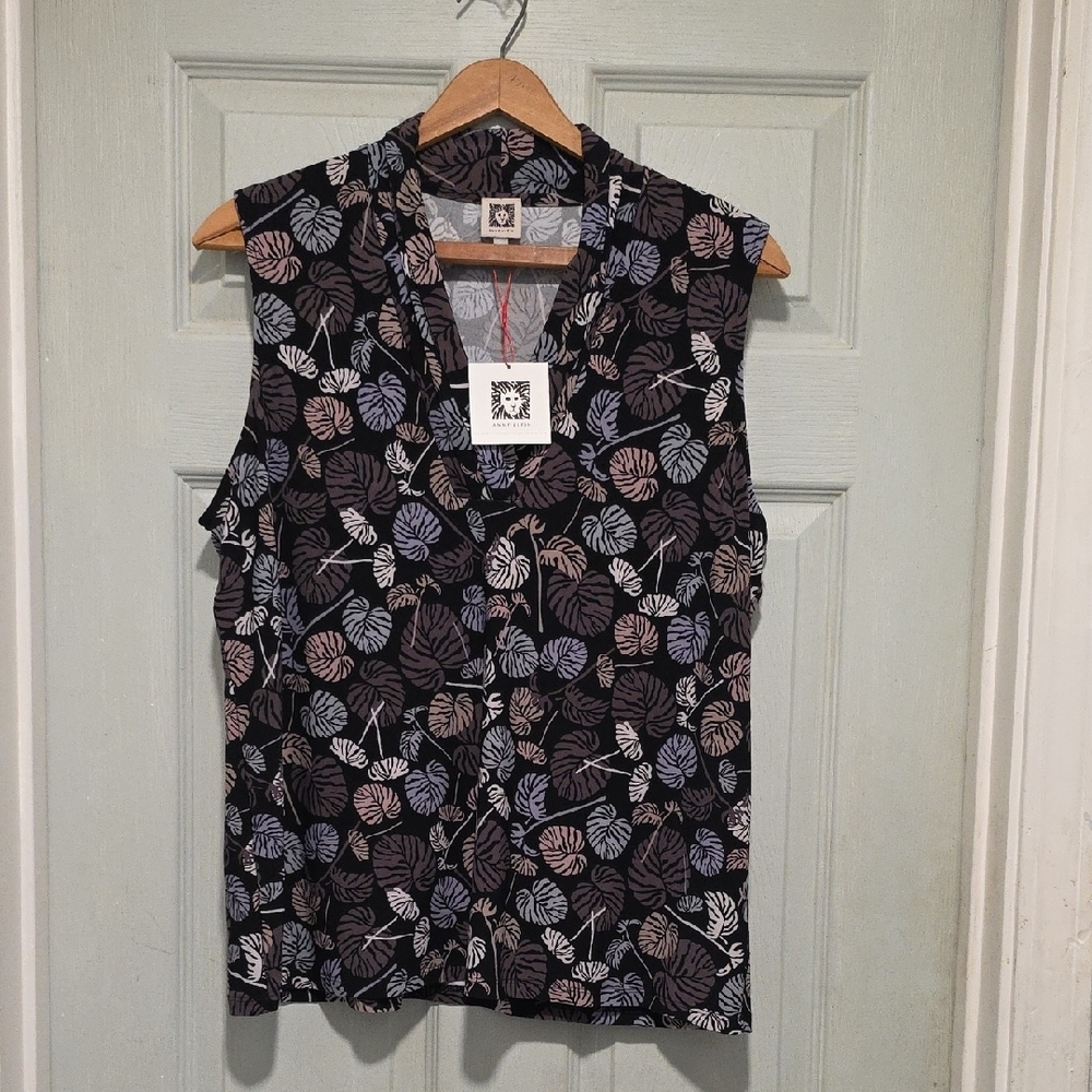 Anne Klein Black and White Sleeveless Blouse with Mandarin Collar